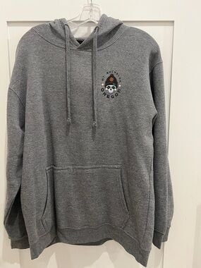 The Duck Company Gray Mt Bachelor ski resort  Skull Logo Pullover Hoodie in M